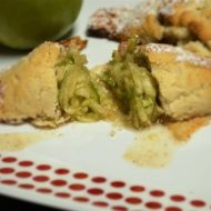 OH do I love pies and turnovers, and I have a great recipe for a Green Apple Turnover for you!  Yes it's Gluten Free, doesn't it look mouth watering and tender?  