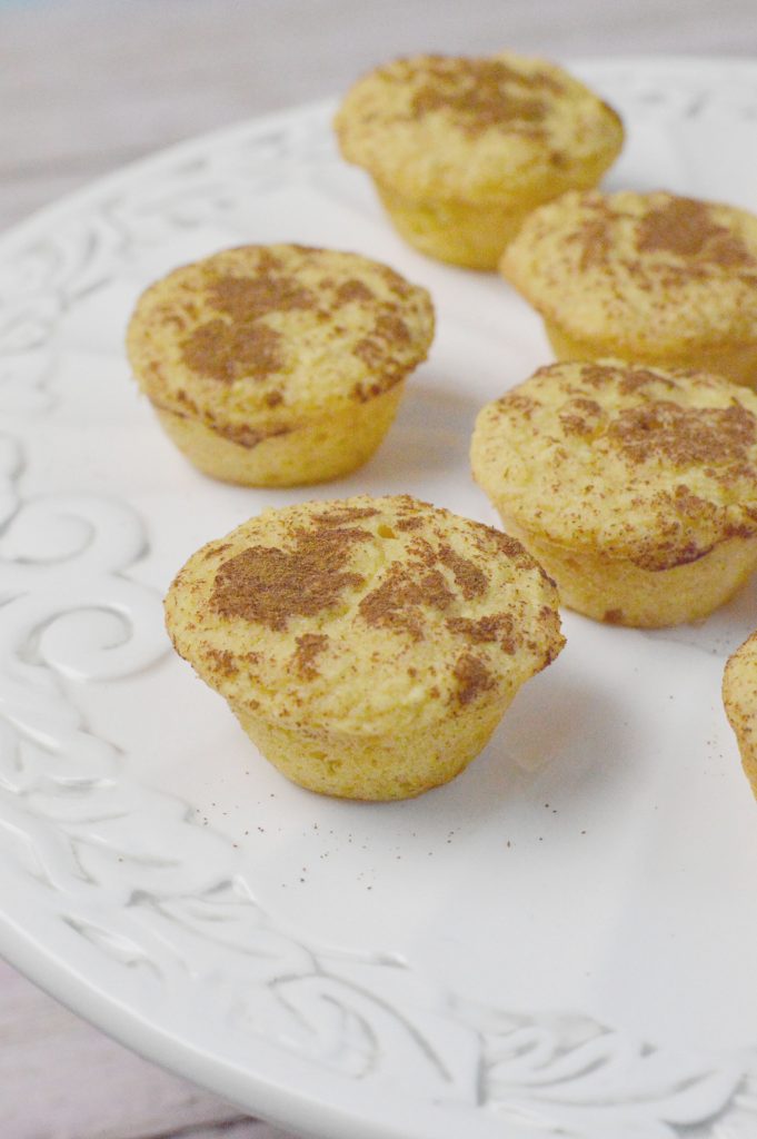 I love easy recipes, how about you?  This recipe for Apple Cinnamon 7up Muffins is so simple.  All you need is an apple, a cake mix that is gluten free & dairy free, 7 up and cinnamon!